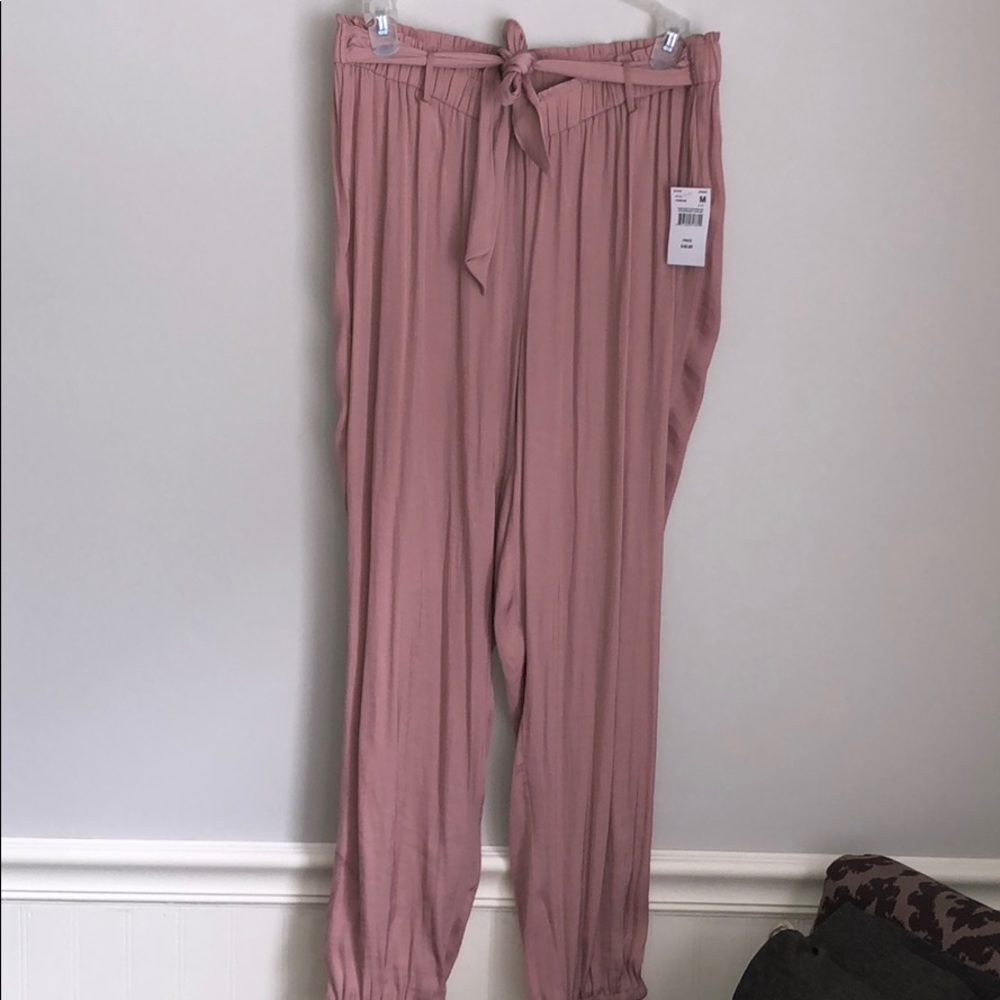 Pea in a pod flowy pants